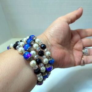 Elegant Blue and Black glass Beaded Bracelet